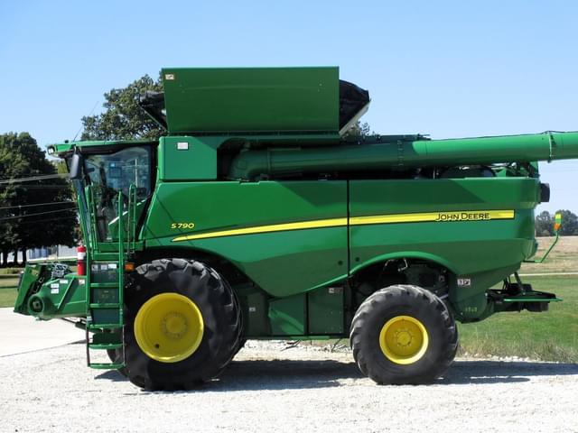 Image of John Deere S790 equipment image 3