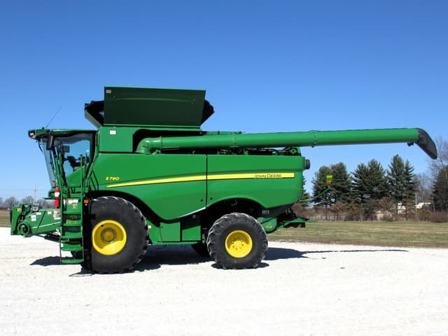 Image of John Deere S790 equipment image 2