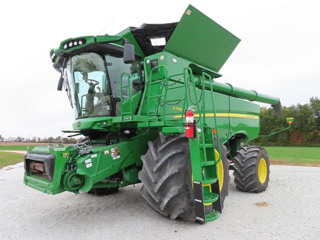 Image of John Deere S790 equipment image 2