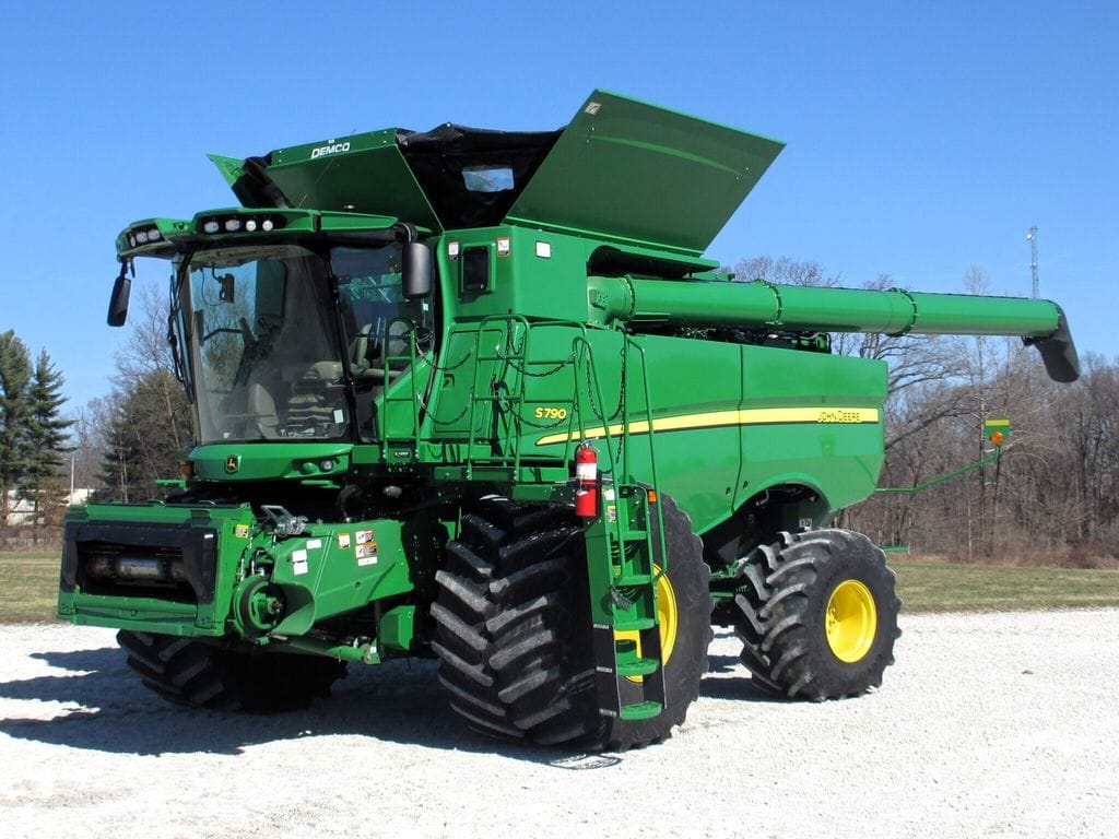 2021 John Deere S790 Equipment Image0