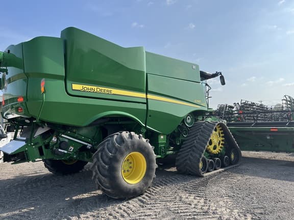 Image of John Deere S790 equipment image 2