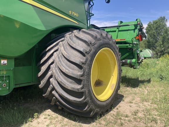 Image of John Deere S790 equipment image 3