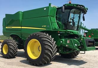 Main image John Deere S790