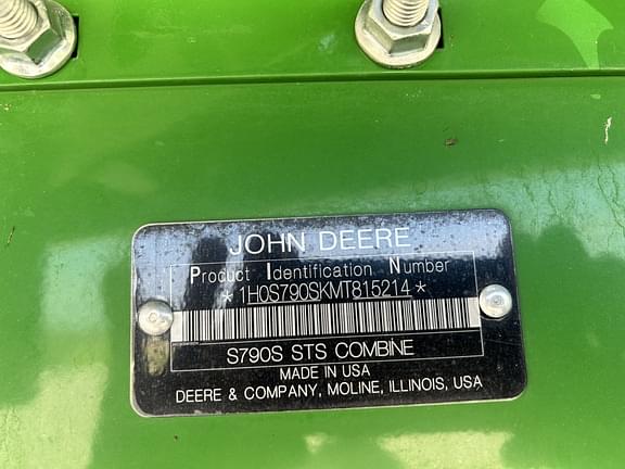 Image of John Deere S790 equipment image 2