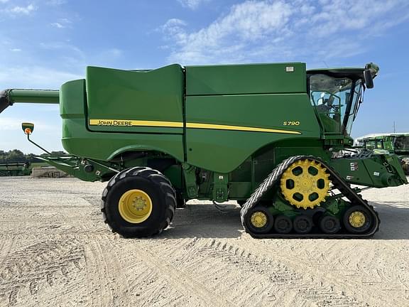 Image of John Deere S790 equipment image 1