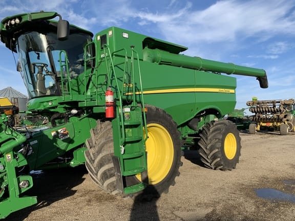 Main image John Deere S790