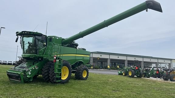 Image of John Deere S790 equipment image 1