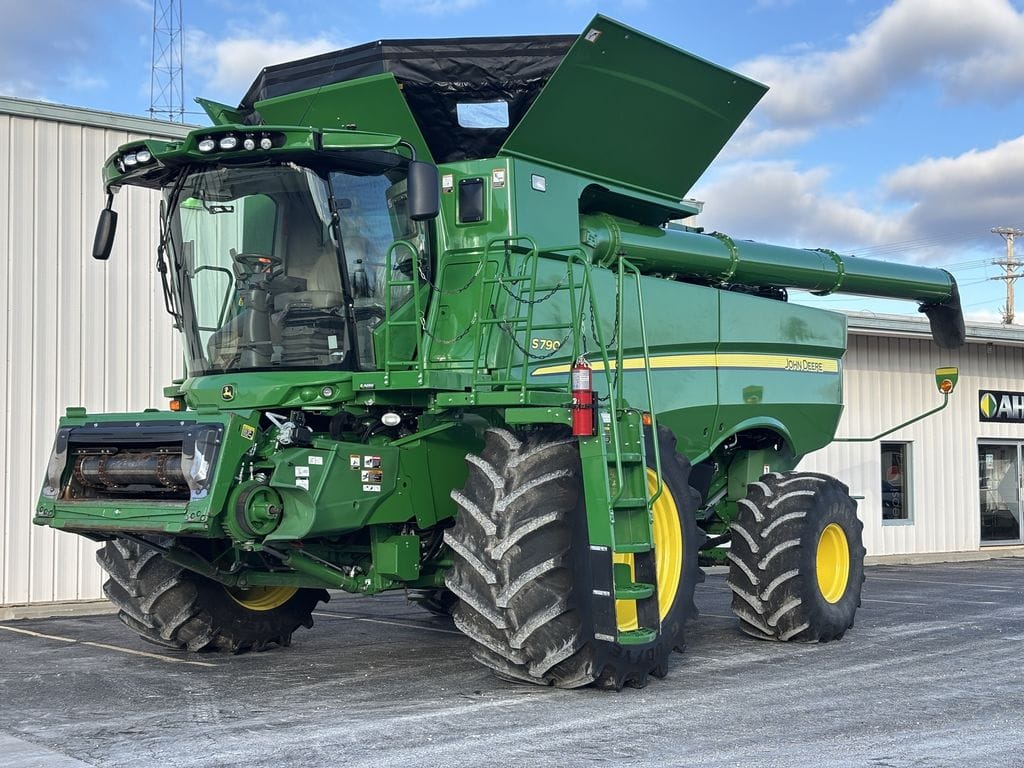 2021 John Deere S790 Equipment Image0