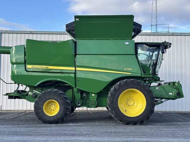 Image of John Deere S790 equipment image 3