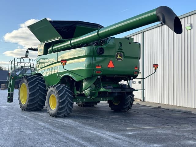 Image of John Deere S790 equipment image 4