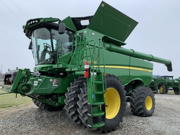 Main image John Deere S790