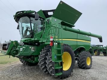 Main image John Deere S790