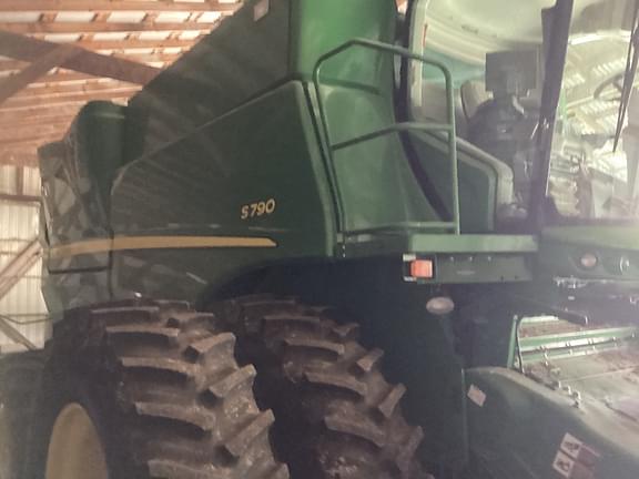 Image of John Deere S790 Primary image