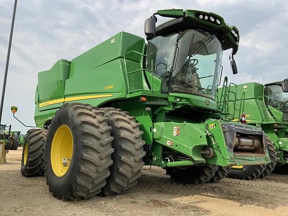 Image of John Deere S790 equipment image 1