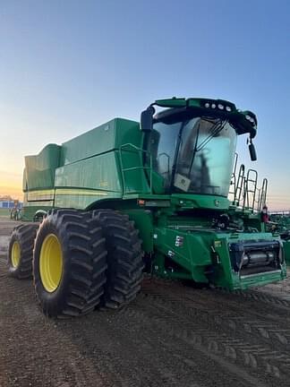 Image of John Deere S790 equipment image 2