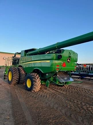 Image of John Deere S790 equipment image 4