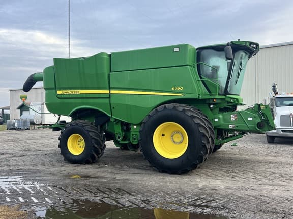 Image of John Deere S790 equipment image 3
