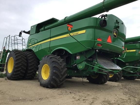 Image of John Deere S790 equipment image 1