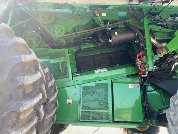 Image of John Deere S790 equipment image 1