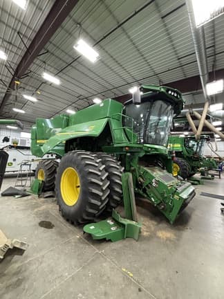 Image of John Deere S790 equipment image 1