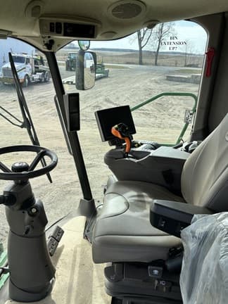 Image of John Deere S790 equipment image 2