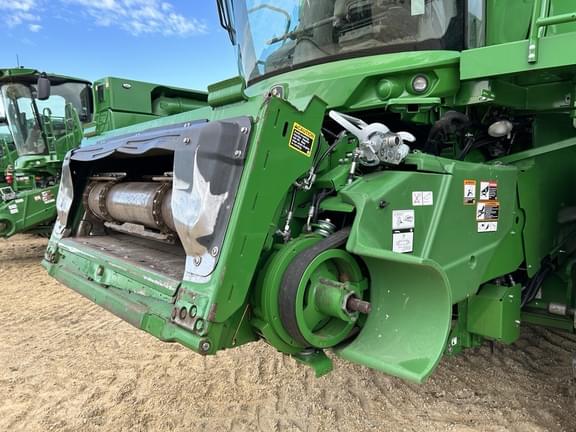 Image of John Deere S790 equipment image 1