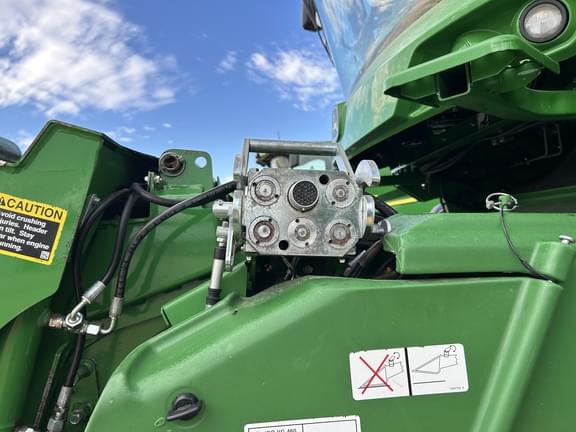 Image of John Deere S790 equipment image 2
