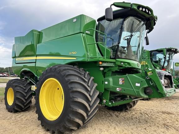 Image of John Deere S790 equipment image 4