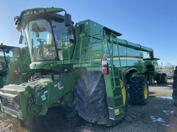 Main image John Deere S790