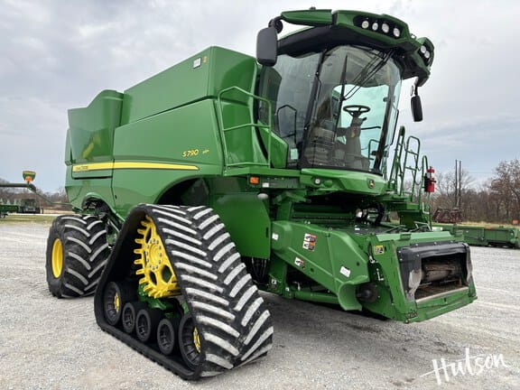 2021 John Deere S790 Equipment Image0