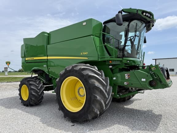 Image of John Deere S790 equipment image 3