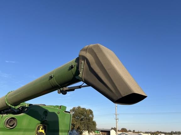 Image of John Deere S790 equipment image 1