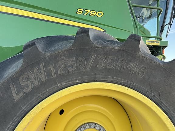 Image of John Deere S790 equipment image 4