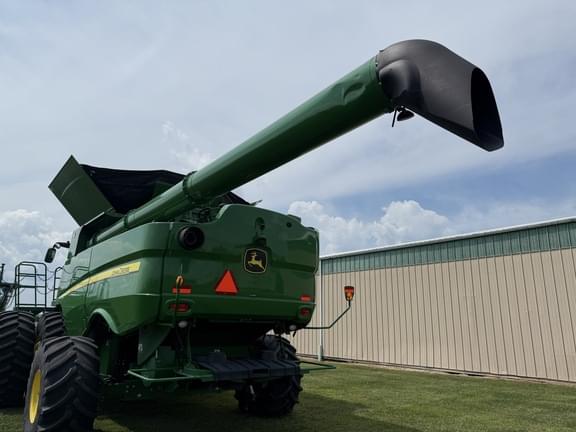 Image of John Deere S790 equipment image 4