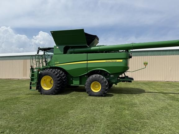 Image of John Deere S790 equipment image 1