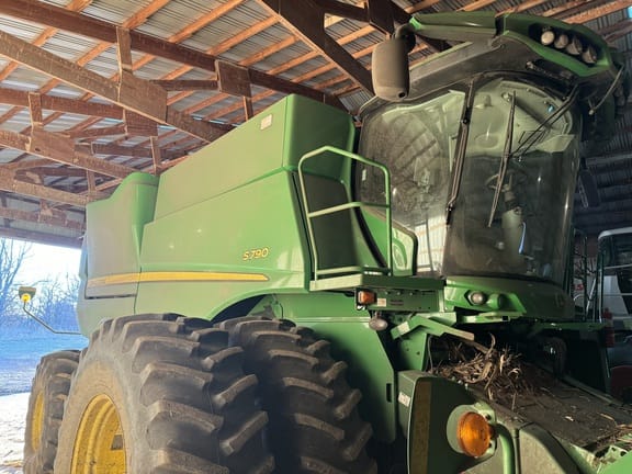 2021 John Deere S790 Equipment Image0