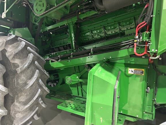 Image of John Deere S790 equipment image 3