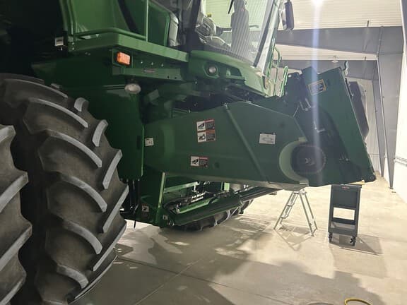 Image of John Deere S790 equipment image 2