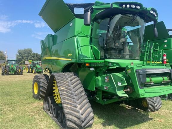 Image of John Deere S790 equipment image 1