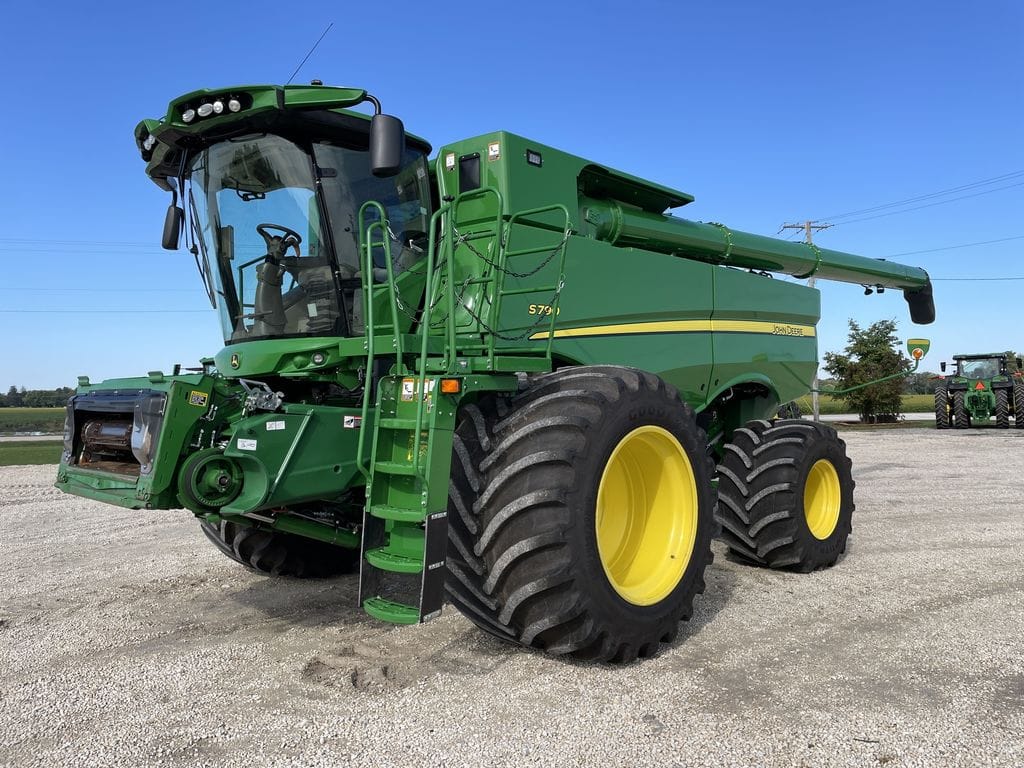 2021 John Deere S790 Equipment Image0