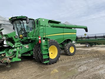 Main image John Deere S790