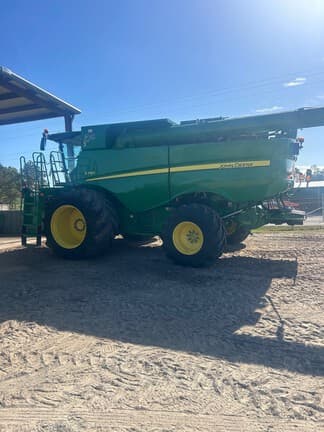 Image of John Deere S790 equipment image 1