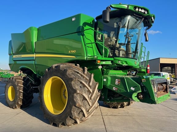 Main image John Deere S790