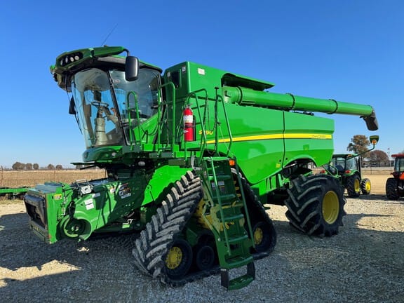 Main image John Deere S790