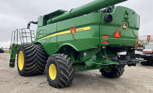 Image of John Deere S790 equipment image 2