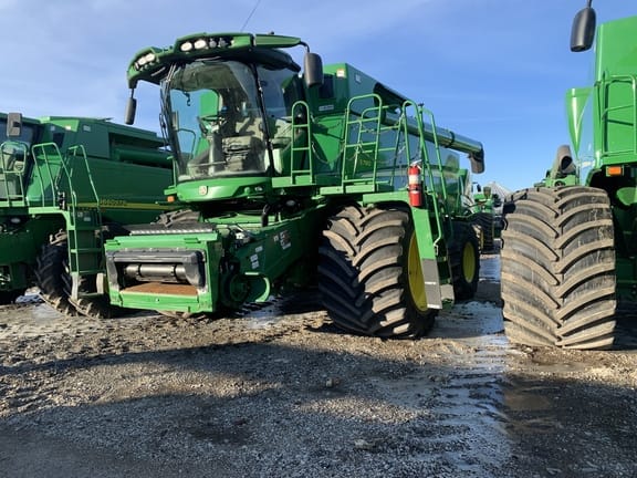 Main image John Deere S790