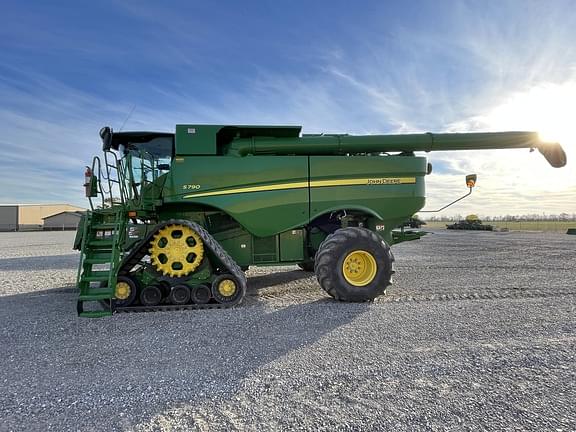 Image of John Deere S790 equipment image 2