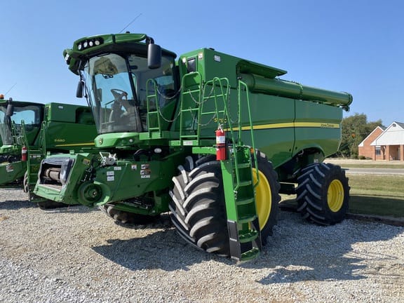 Main image John Deere S790