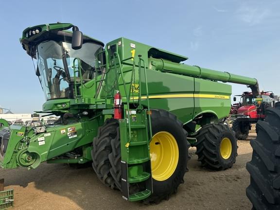Image of John Deere S790 equipment image 4