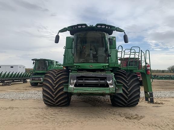 Image of John Deere S790 equipment image 1